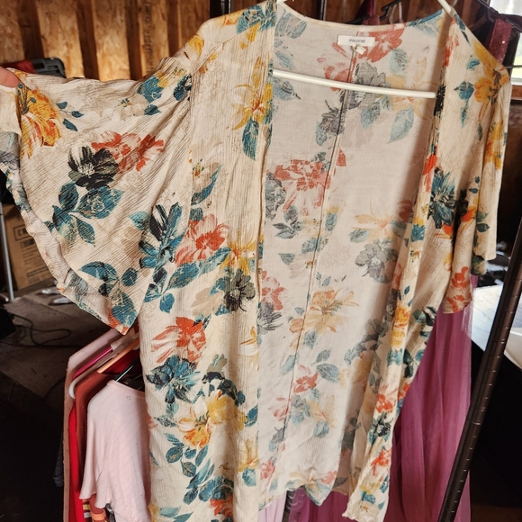 Floral kimono - Picture 2 of 2